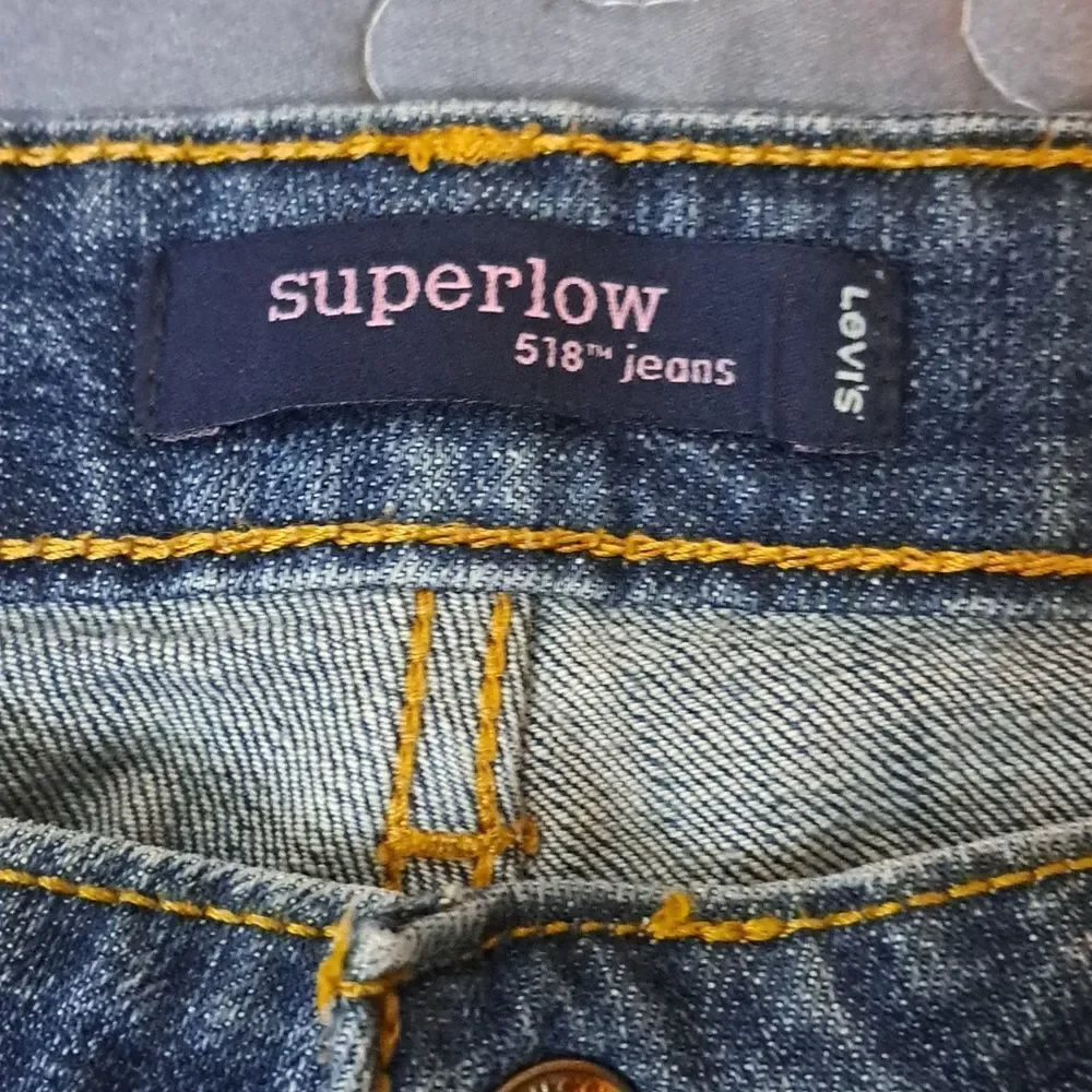 Y2K vintage Levi's 518 Superlow jeans